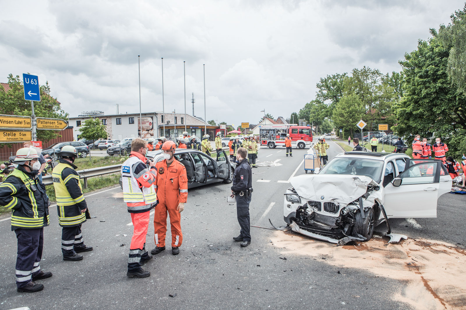 Schwerer Verkehrsunfall in Winsen (Luhe) - 7 Verletzte! - Blaulicht News