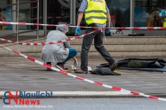 Messermann stürmt EDEKA-Markt - Fuhlsbüttler Straße - 1 Person verstorben